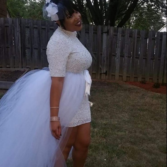 5 Foot Long Detachable Wedding Train - Picture 2 of 6